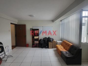Vendo Oficina 4To Piso Centro Civico Almagro Con 27.80M2 ID 1089680