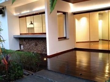 BUTUH CEPAT Rumah Modern Resort Pejaten Kemang Luas 1153 TERMURAH