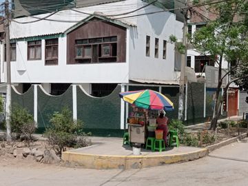 Remate de Casa/Colegio en Canto Grande, san juan de Lurigancho
