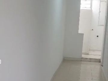 Casa en Venta dividida en 4 Apartamentos Barrio San Fernando.
