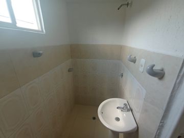 Casa en Venta dividida en 4 Apartamentos Barrio San Fernando.