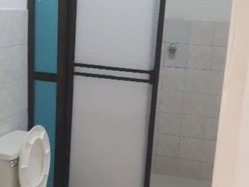 Casa en Venta dividida en 4 Apartamentos Barrio San Fernando.