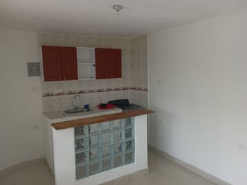 Casa en Venta dividida en 4 Apartamentos Barrio San Fernando.