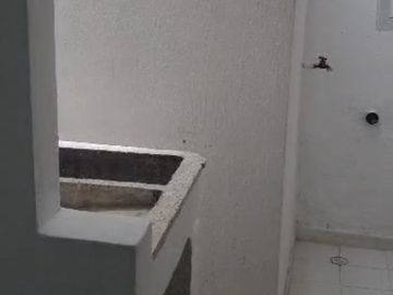 Casa en Venta dividida en 4 Apartamentos Barrio San Fernando.