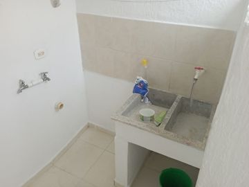 Casa en Venta dividida en 4 Apartamentos Barrio San Fernando.