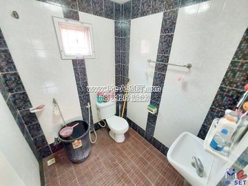 Townhouse for sale in Krathum Lom, Om Noi, Sakhon Kasem, Phetkasem, Phutthamonthon Sai 4 areas: Nichakorn Village 3: 2 floors, 21 sq m: CODE JN-91175