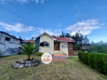 Amplia casa con área verde de venta, Sector vía Cuenca - Azogues C1289