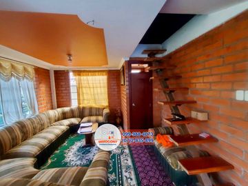 Amplia casa con área verde de venta, Sector vía Cuenca - Azogues C1289