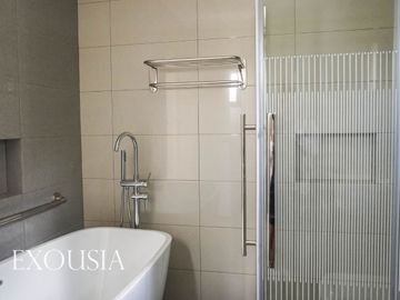 10.5M NEWLY CONSTRUCTED 4 BEDROOM UNIT LOCATED AT IMUS, CAVITE