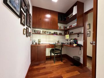 Linda casa con amplio jardín, estilo rústico y acogedor 🏡💚