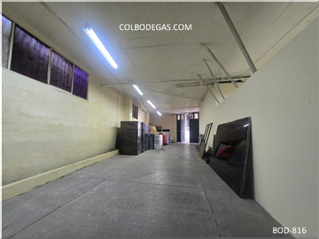 ALQUILER DE BODEGA DE 360 METROS2, ¡Tu espacio ideal te espera! ¿Buscas la bodega perfecta para hacer crecer tu negocio?.
