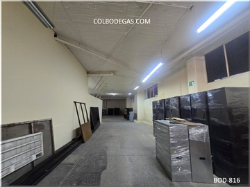 ALQUILER DE BODEGA DE 360 METROS2, ¡Tu espacio ideal te espera! ¿Buscas la bodega perfecta para hacer crecer tu negocio?.