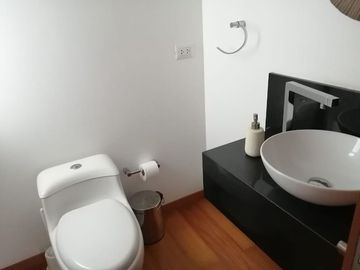 DEPARTAMENTO EDIFICIO MODERNO EXCELENTE UBICACION TOP ZONA LA DALMACIA