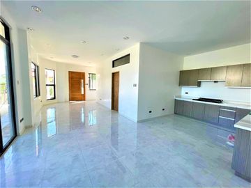 4 Bedroom House and Lot For Sale in Metropolis Pit-os Cebu