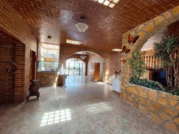 Hermosa Casa Estilo Hacienda en Venta en Pachuca.