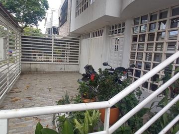 CASA NORTE PRADOS DEL NORTE VENTA BIFAMILIAR