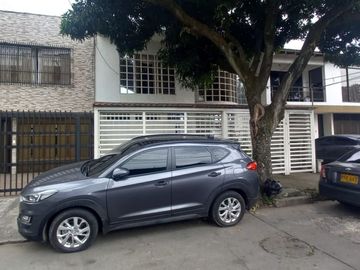 CASA NORTE PRADOS DEL NORTE VENTA BIFAMILIAR