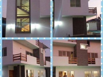 Venta Casa  De 2 Plantas Con Piscina En La Playa San Clemente - Manabí
