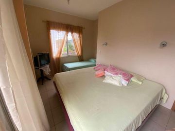 Venta Casa  De 2 Plantas Con Piscina En La Playa San Clemente - Manabí