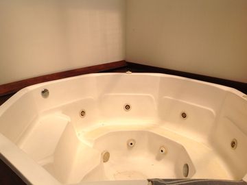 Venta Amplio Penthouse 3 dormitorios con baño cada uno sector Lomas de Monteserrín