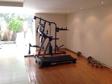 Venta Amplio Penthouse 3 dormitorios con baño cada uno sector Lomas de Monteserrín
