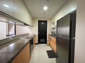 Salcedo Skysuites | Massive Fully furnished One Bedroom 1BR Condo for Sale with Balcony in Salcedo Village, Makati City