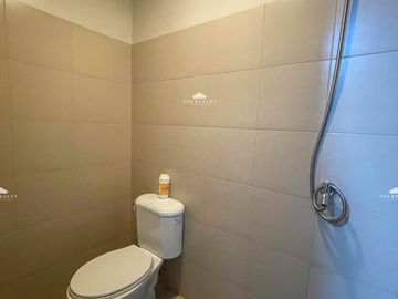 Salcedo Skysuites | Massive Fully furnished One Bedroom 1BR Condo for Sale with Balcony in Salcedo Village, Makati City