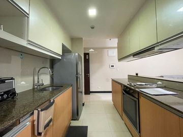 Salcedo Skysuites | Massive Fully furnished One Bedroom 1BR Condo for Sale with Balcony in Salcedo Village, Makati City