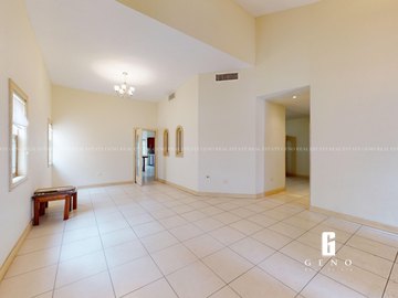 CASA EN VENTA EN ZONA VALLES DE UNA PLANTA