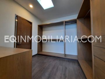 CASA EN VENTA CON AMPLIA TERRAZA EN EL MOLINO RESIDENCIAL & GOLF LEÓN GTO NUEVA