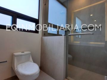 CASA EN VENTA CON AMPLIA TERRAZA EN EL MOLINO RESIDENCIAL & GOLF LEÓN GTO NUEVA