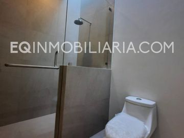CASA EN VENTA CON AMPLIA TERRAZA EN EL MOLINO RESIDENCIAL & GOLF LEÓN GTO NUEVA