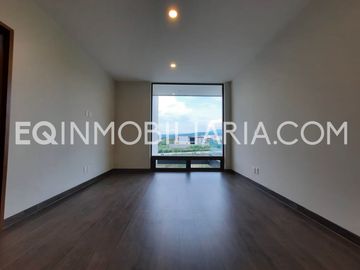 CASA EN VENTA CON AMPLIA TERRAZA EN EL MOLINO RESIDENCIAL & GOLF LEÓN GTO NUEVA
