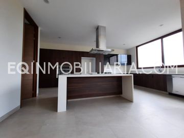 CASA EN VENTA CON AMPLIA TERRAZA EN EL MOLINO RESIDENCIAL & GOLF LEÓN GTO NUEVA