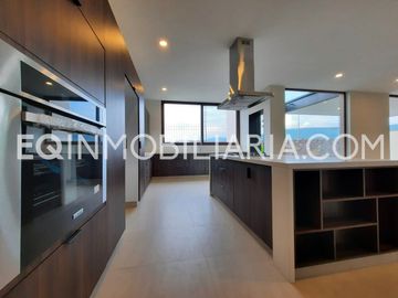 CASA EN VENTA CON AMPLIA TERRAZA EN EL MOLINO RESIDENCIAL & GOLF LEÓN GTO NUEVA