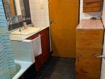 Casa En 2 Lotes En Calle 43 E/ 26 Y 30 De Verónica, Partido De Punta Indio.