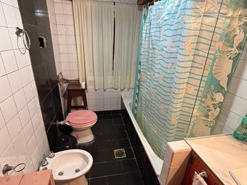 Casa En 2 Lotes En Calle 43 E/ 26 Y 30 De Verónica, Partido De Punta Indio.