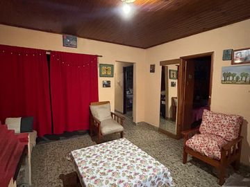 Casa En 2 Lotes En Calle 43 E/ 26 Y 30 De Verónica, Partido De Punta Indio.