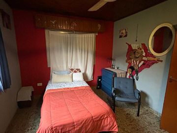Casa En 2 Lotes En Calle 43 E/ 26 Y 30 De Verónica, Partido De Punta Indio.