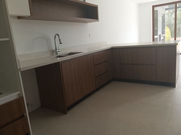 Departamento duplex tipo Casa con jardin de Venta en Cumbaya