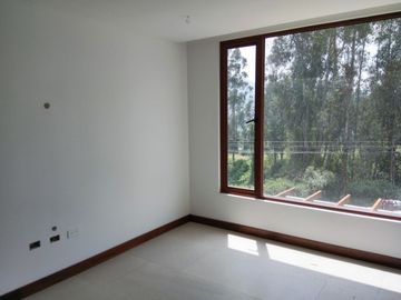 Departamento duplex tipo Casa con jardin de Venta en Cumbaya