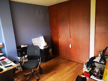 Venta Amplia Casa con 4 Habitaciones y Cuarto de Servicio: Hermosa Vista