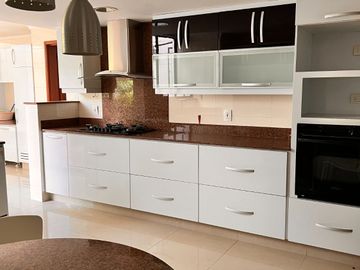 APARTAMENTO EN VENTA EN LA TOMATERA EL POBLADO 4 HABITACIONES 499 MTS