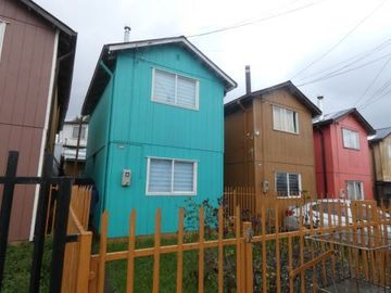 CASA EN BARRIO LOS CONQUISTADORES