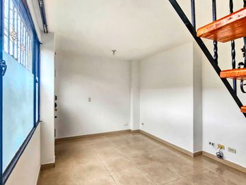 Arriendo Oficina Duplex La Esmeralda