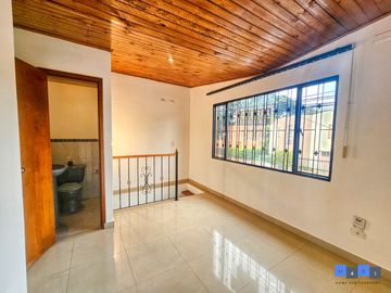 Arriendo Oficina Duplex La Esmeralda