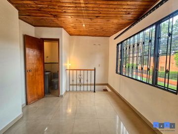 Arriendo Oficina Duplex La Esmeralda