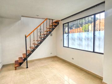 Arriendo Oficina Duplex La Esmeralda