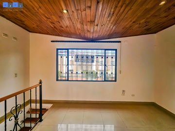 Arriendo Oficina Duplex La Esmeralda