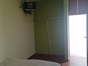 SE VENDE CASA DE PLAYA EN CALLE COMERCIO,    CERRO AZUL